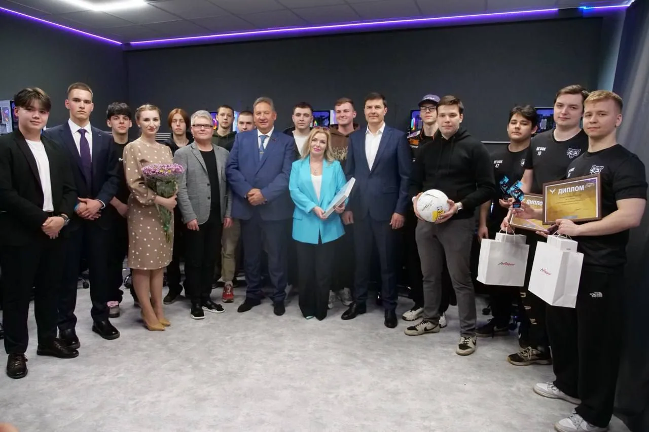 Владимир Волков осмотрел новую лабораторию киберспорта в техникуме Люберец