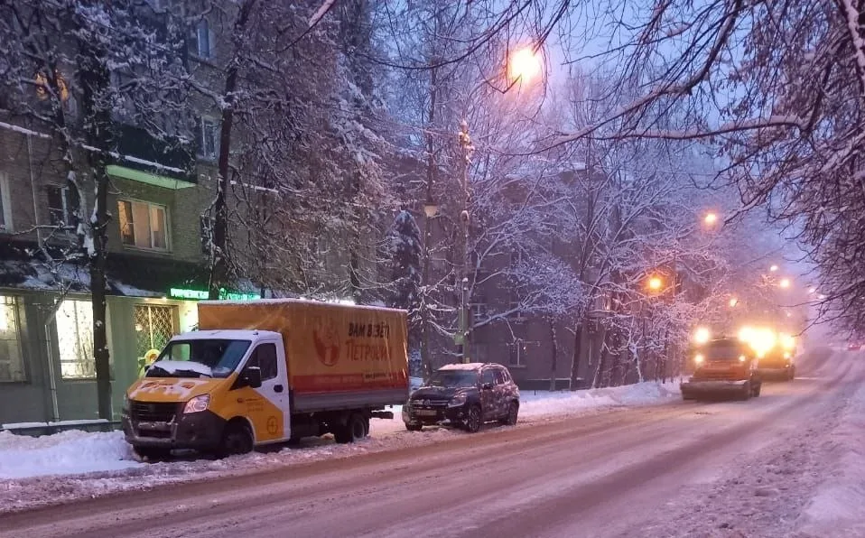 Порядка 110 единиц спецтехники устраняли последствия снегопада в Люберцах