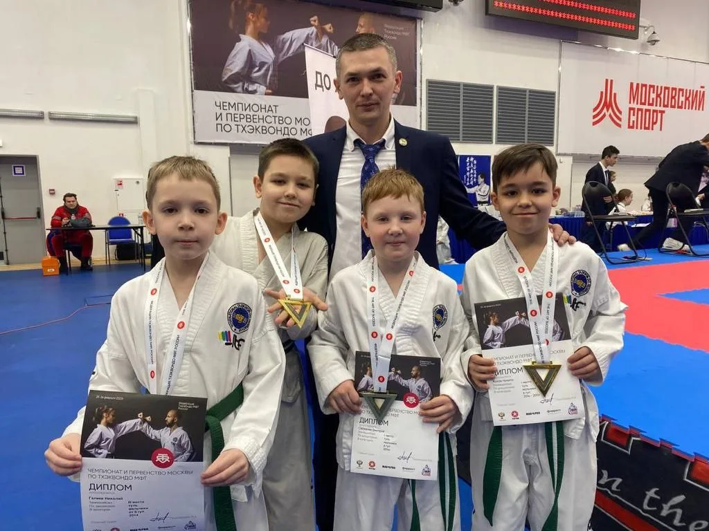 Почти сто медалей завоевали спортсмены Люберец на чемпионате Москвы по тхэквондо