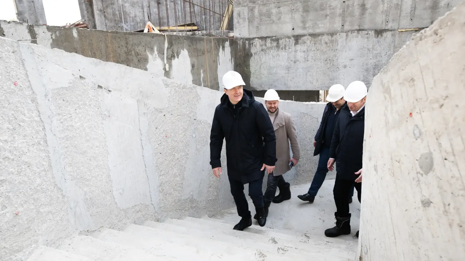 Устройство монолитных конструкций второго и третьего этажа образовательного комплекса ведется в поселке Люберец