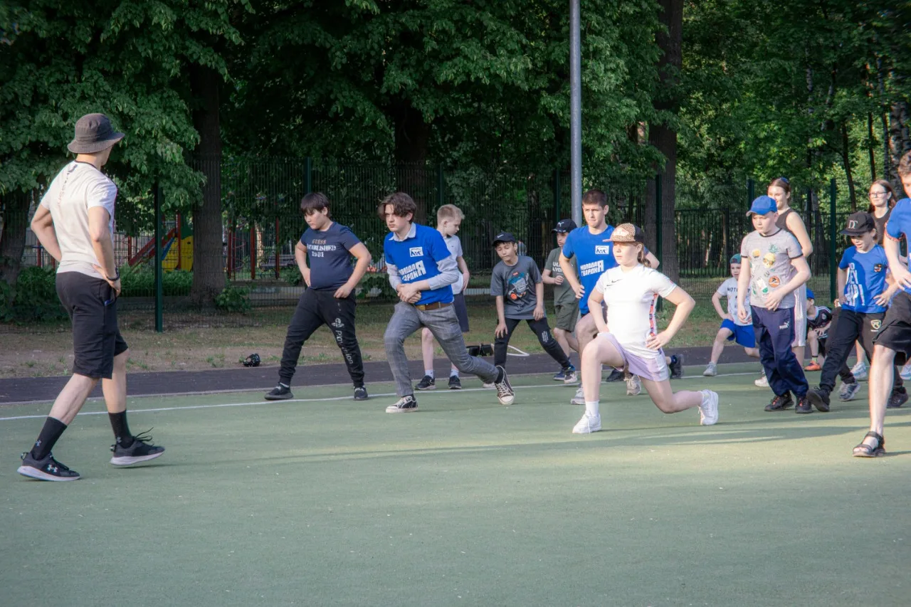 Молодогвардейцы из Люберец приняли участие в тренировке юных самбистов