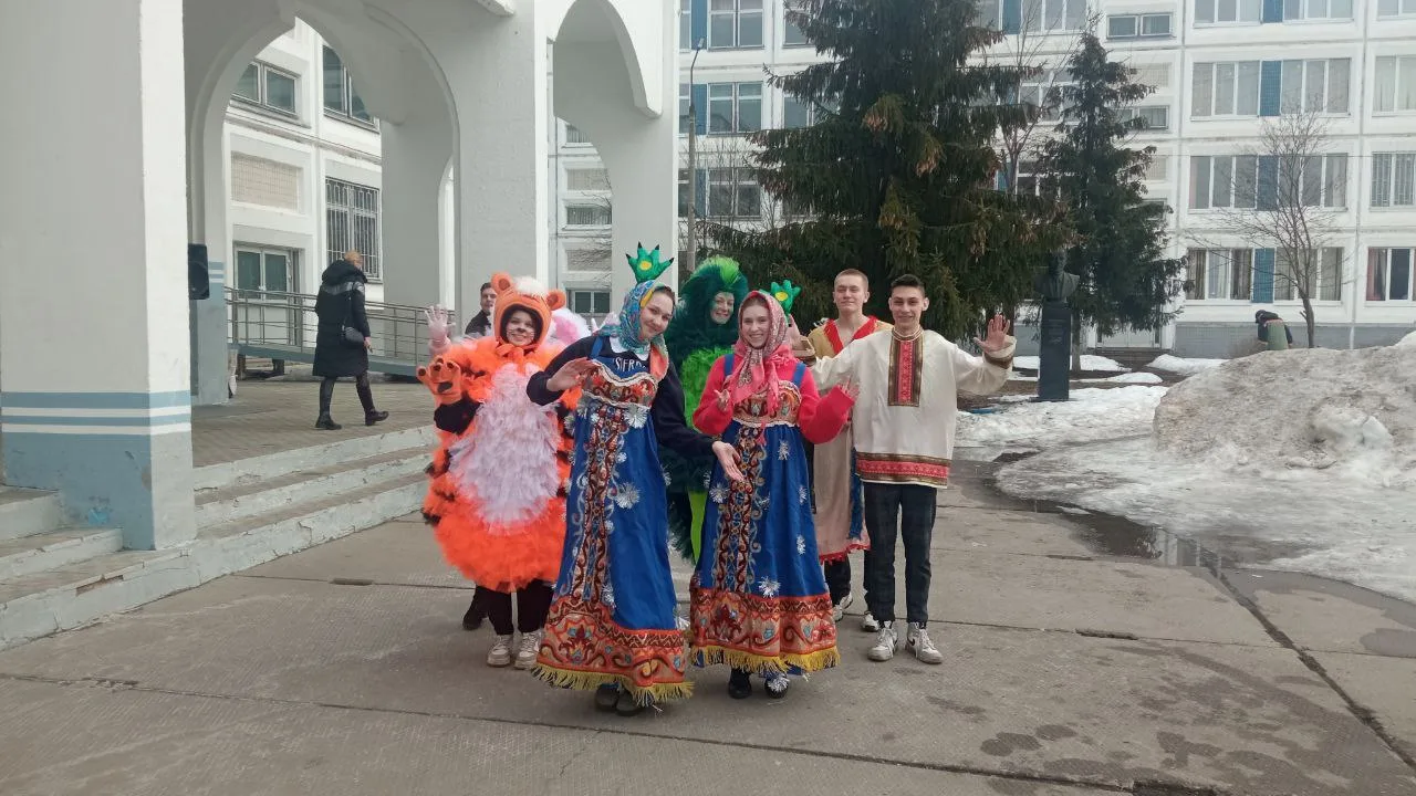 В Люберцах на участках для избирателей организовали масленичные программы