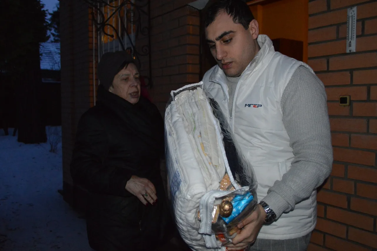 Партийцы помогут пенсионерам Люберец передать лекарства в военный госпиталь