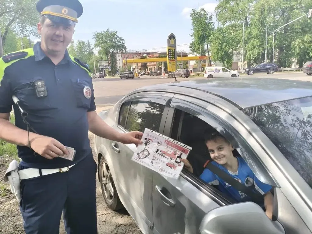 Инспекторы ГАИ проверили водителей на соблюдение правил перевозки детей в Люберцах