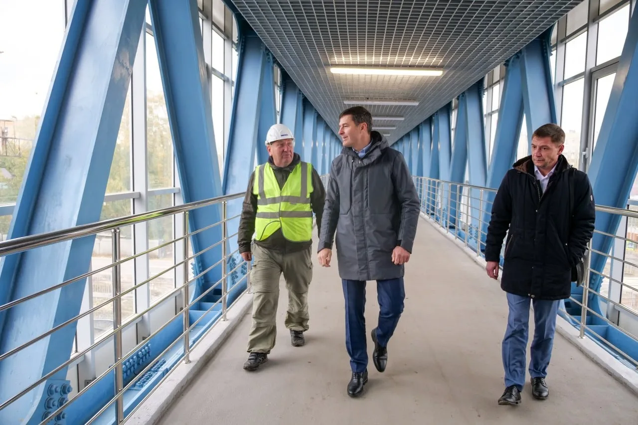 Владимир Волков проверил работу в Люберцах нового надземного пешеходного перехода над ж/д