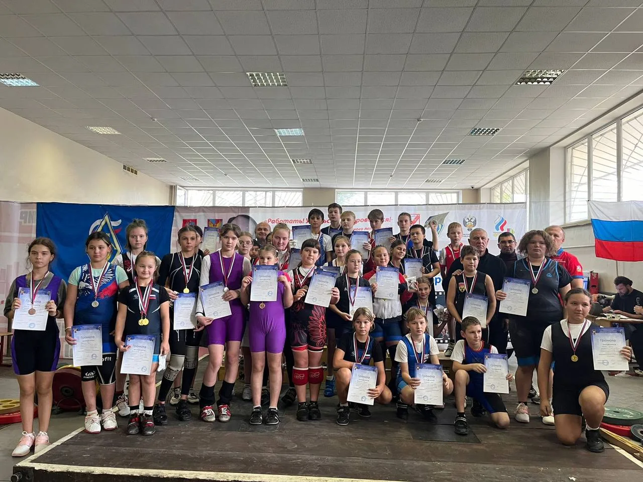 Пять медалей завоевали люберецкие спортсмены на региональном турнире по тяжелой атлетике