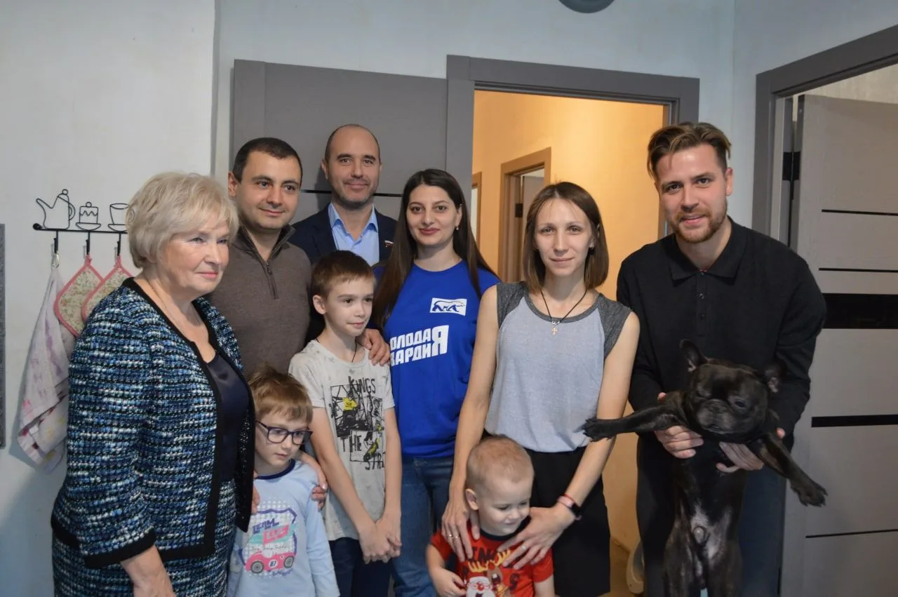 Депутат Мособлдумы передала гуманитарную помощь семье добровольца из Люберец