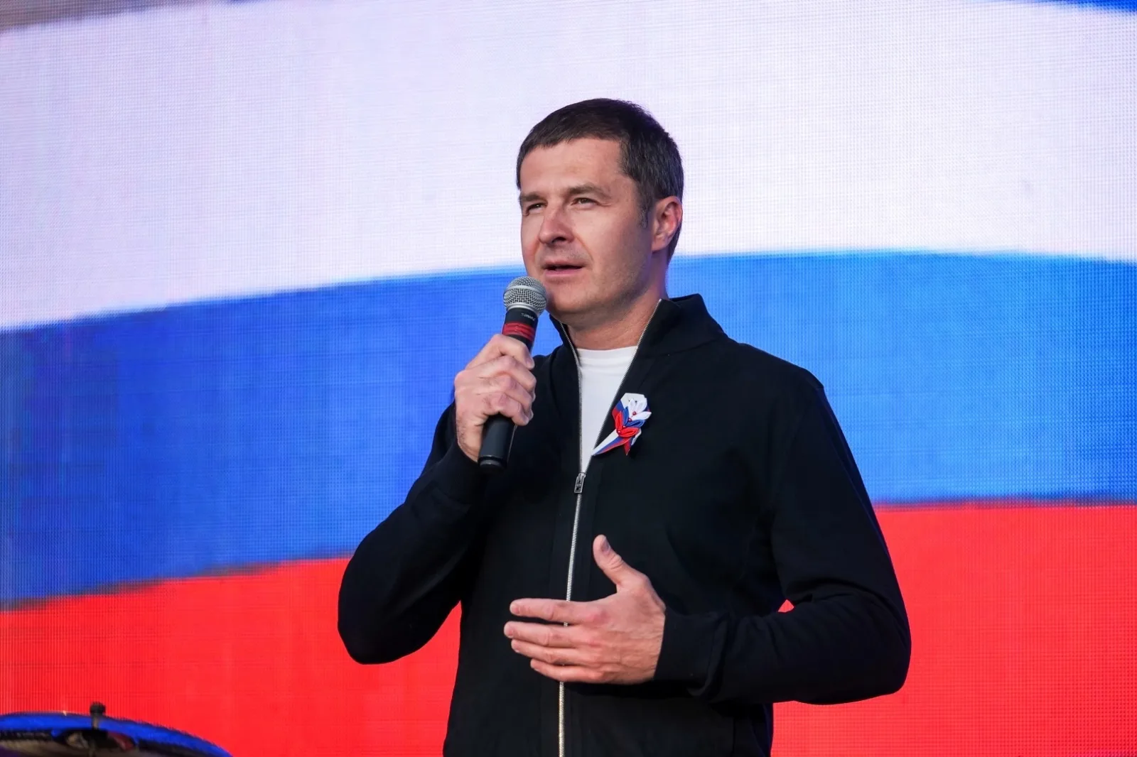 Владимир Волков поздравил люберчан с Днём воссоединения Крыма с Россией