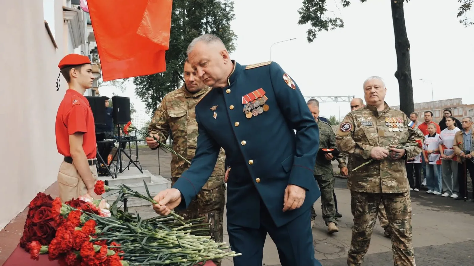 Мемориальную доску участнику СВО открыли в Люберцах