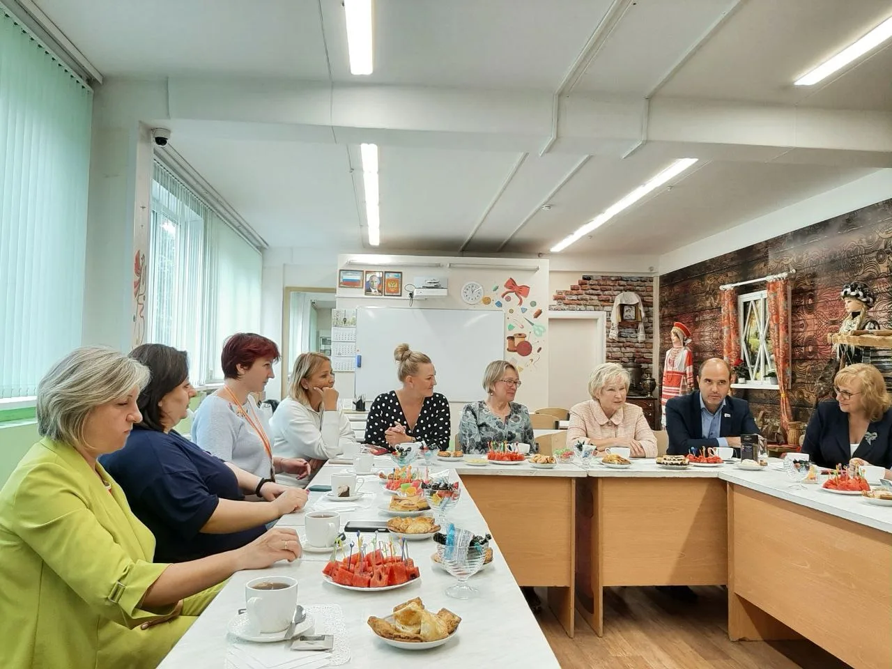 Лидия Антонова обсудила вопросы сферы образования с педагогами Люберец