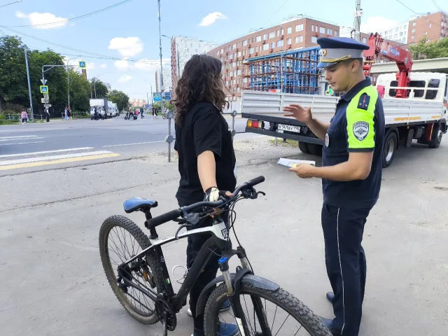 Сотрудники ГАИ Люберец напомнят водителям мотоциклов и велосипедов о соблюдении ПДД