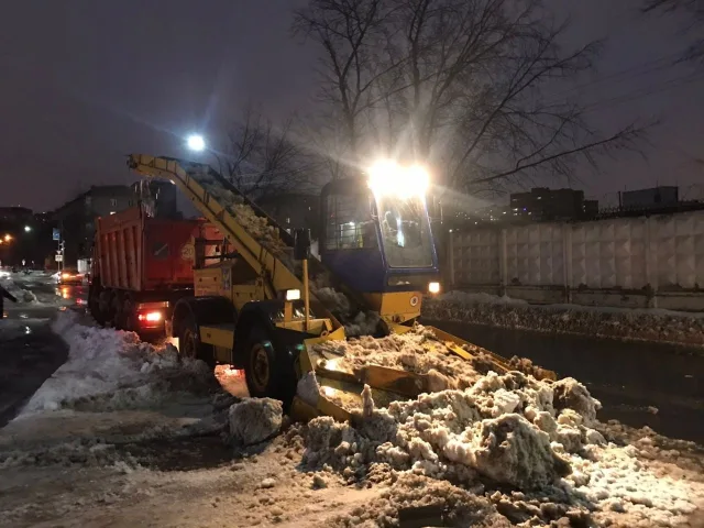 С муниципальных дорог Люберец собрали более 12 тысяч кубометров снега
