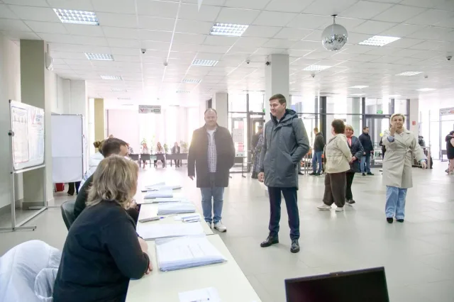 Владимир Волков познакомился с работой избирательных участков в Люберцах