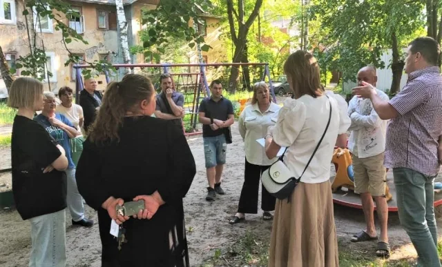 О программе переселения из аварийного жилья рассказали жителям поселка Люберец