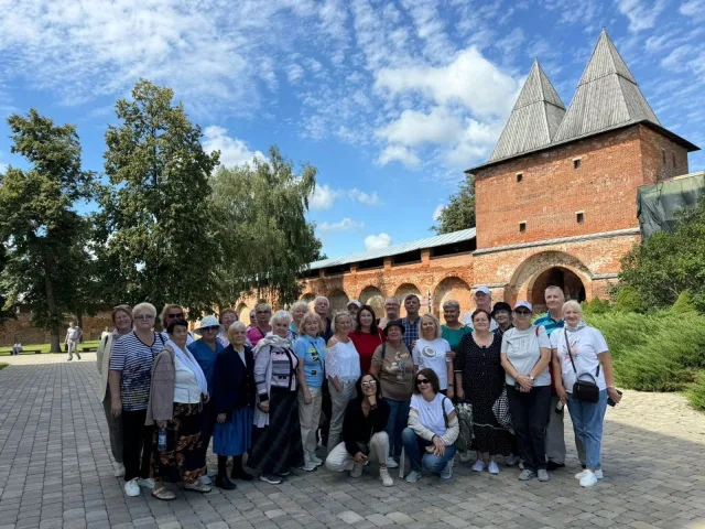 Участники конкурса «Супербабушка с дедушкой рядышком» из Люберец с экскурсией посетили Зарайск