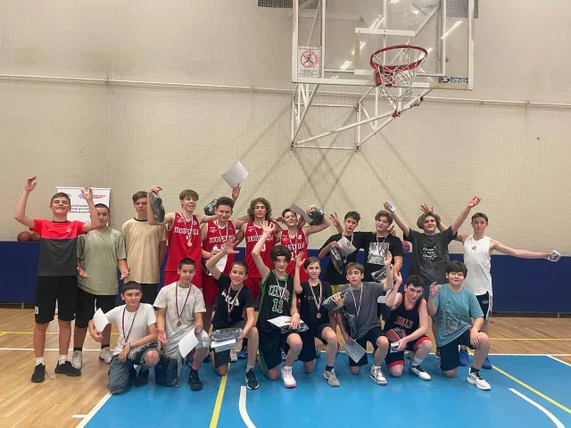 В Люберцах прошел турнир по стритболу среди детских дворовых команд