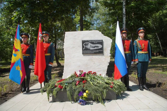 В парке поселка Люберец открыли постамент участнику Великой Отечественной войны