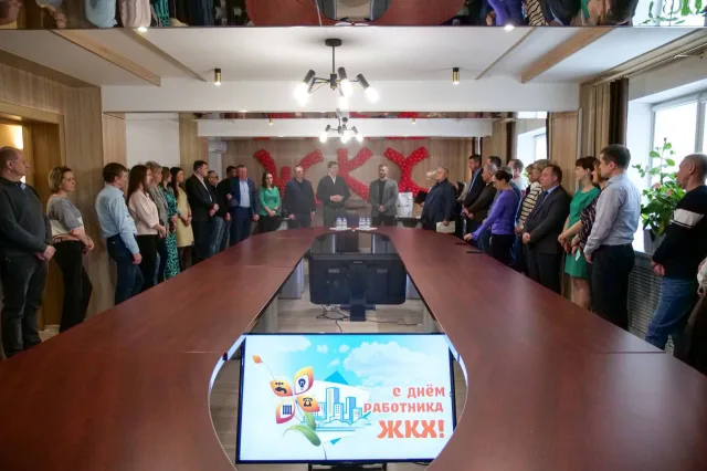 Владимир Волков поздравил работников ЖКХ и бытового обслуживания Люберец с праздником
