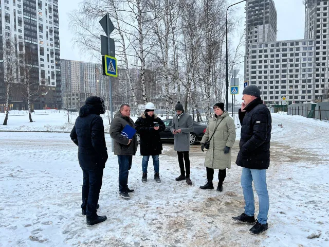 В Люберцах проверили доступность городской среды нового ЖК для маломобильных граждан
