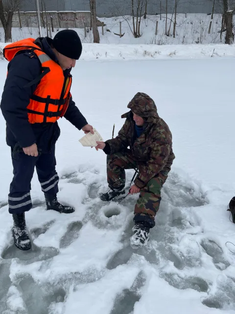 Спасатели призвали рыболов Люберец зимой соблюдать правила безопасного лова