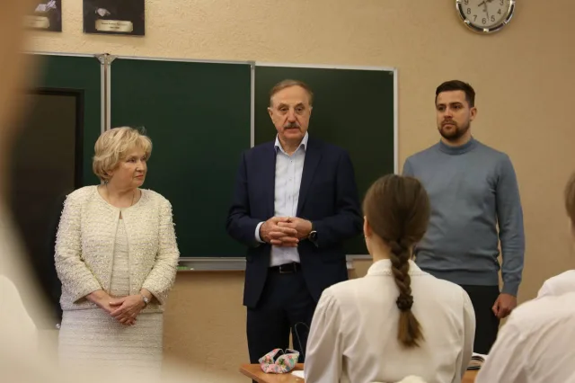 Владимир Ружицкий встретился со старшеклассниками лицея №12 Люберец в рамках проекта «Парта Героя»