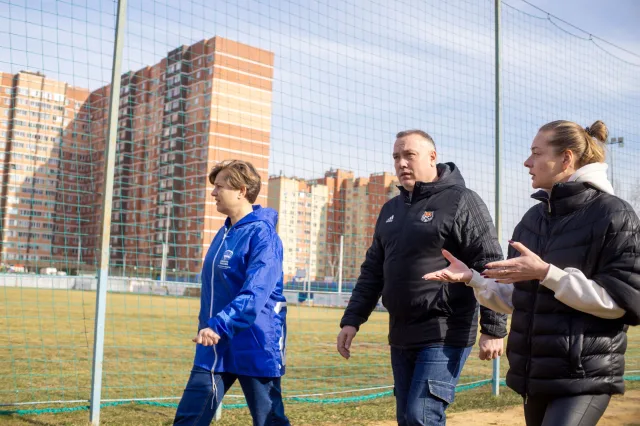 Стадион «Балятино» в городском округе Люберцы проверили на доступность для маломобильных жителей