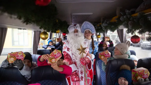 Почти 5,6 тыс. пассажиров перевез «Новогодний автобус»  за месяц