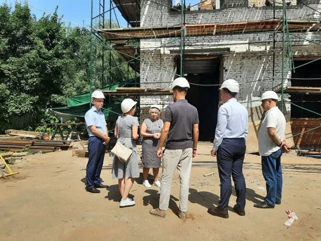 Лидия Антонова проверила капремонт корпуса гимназии Люберец
