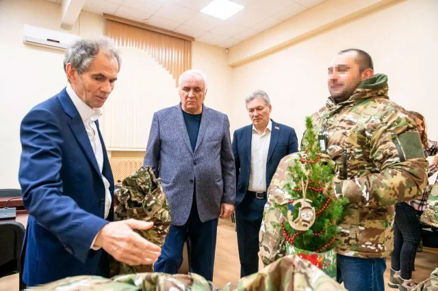 Подмосковная «Единая Россия» поздравляет участников СВО и их близких с наступающим Новым годом