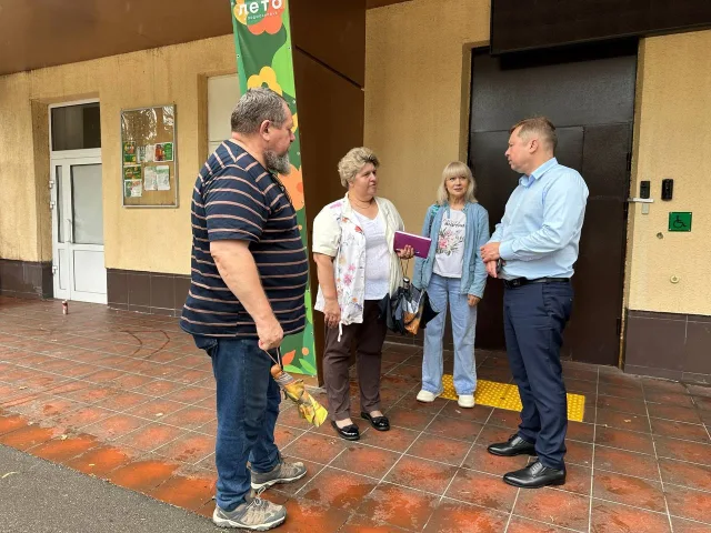 Первый заместитель главы городского округа Люберцы Илья Мотовилов проверил ход ремонта ДШИ № 4 Люберец