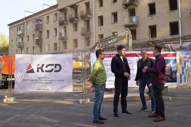 Владимир Волков проверил снос аварийных домов в поселке Люберец