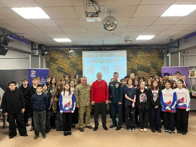 Встреча с участником специальной военной операции Владимиром Земсковым прошла в МЦ «Лидер»