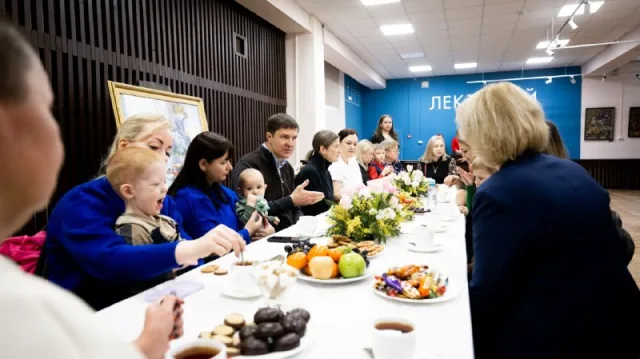 Глава Люберец Владимир Волков встретился с родственниками бойцов, погибших в ходе СВО