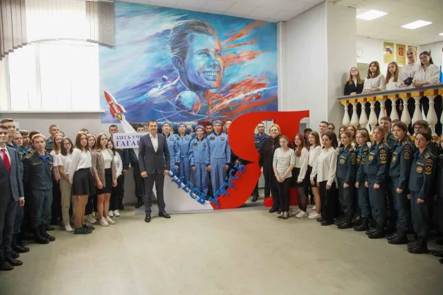 Волков поздравил коллектив техникума Люберец с Днём среднего профессионального образования