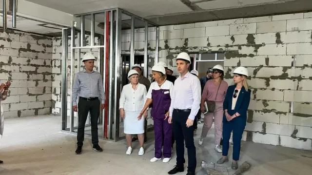 Лидия Антонова проверила ход капитального ремонта детской больницы в Люберцах