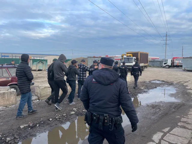 В деревнях Люберец выявили нарушения природоохранного и миграционного законодательства