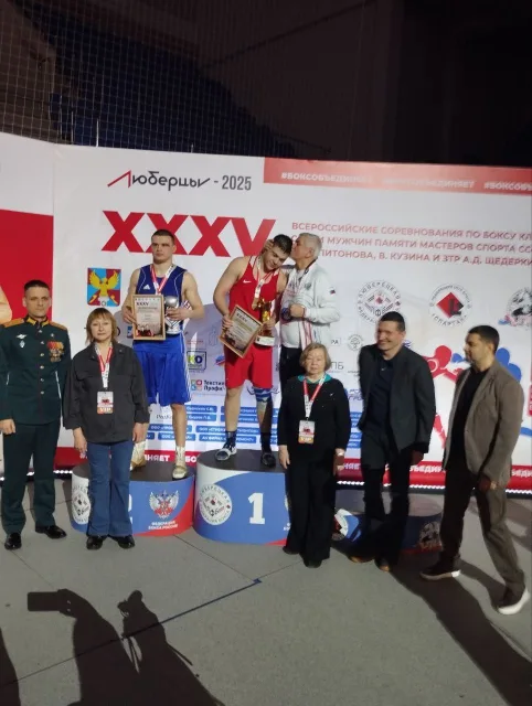 Золотую и две серебряные медали завоевали люберецкие боксеры на XXXV всероссийских соревнованиях по боксу