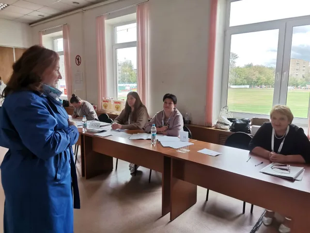 Председатель местного отделения Союза женщин России пообщалась с избирателями