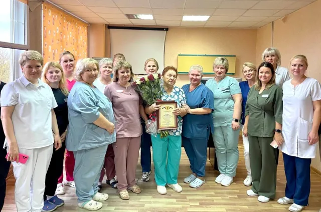 Ветерану здравоохранения Люберец вручили знак отличия «Благодарю» от Владимира Волкова