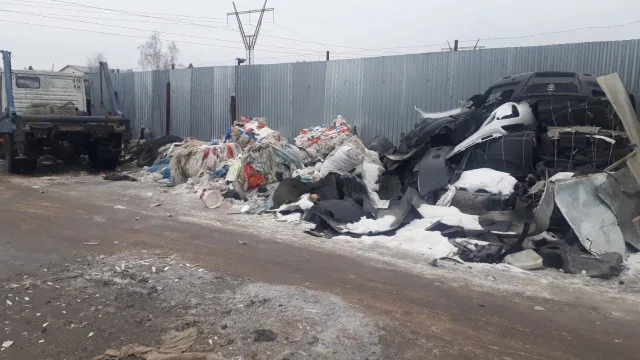 В деревне Люберец ликвидировали несанкционированную свалку строительных и бытовых отходов