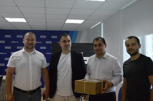 Депутат Люберец поздравил партийцев с юбилеем общественных приемных