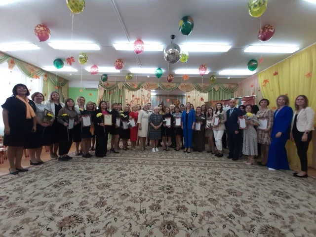 Лидия Антонова вручила награды лучшим сотрудникам детского сада Люберец
