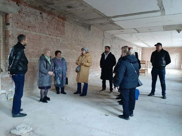 Лидия Антонова проверила ход капитального ремонта дошкольного отделения школы № 26 в Люберцах