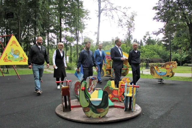 Владимир Ружицкий проверил содержание парка в поселке Люберец