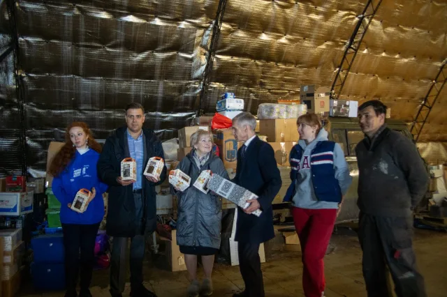 «Единая Россия» отправила пасхальные куличи бойцам СВО