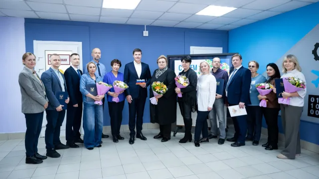 Владимир Волков поздравил коллектив техникума им. Гагарина с Днем среднего профессионального образования