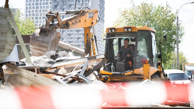 195 незаконных нестационарных торговых объектов демонтировали в Люберцах с начала года