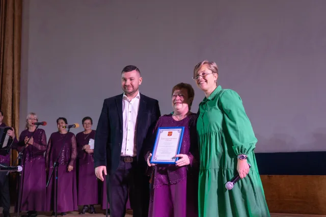 «Единая Россия» поздравила старшее поколение с праздником