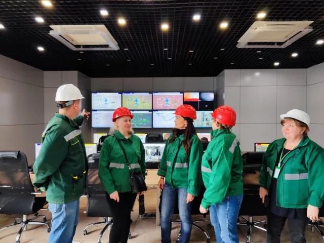 Жители Люберец побывали на мусоросжигательном заводе