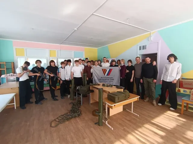 Ветераны СВО провели «Урок мужества» для кадетов Люберец